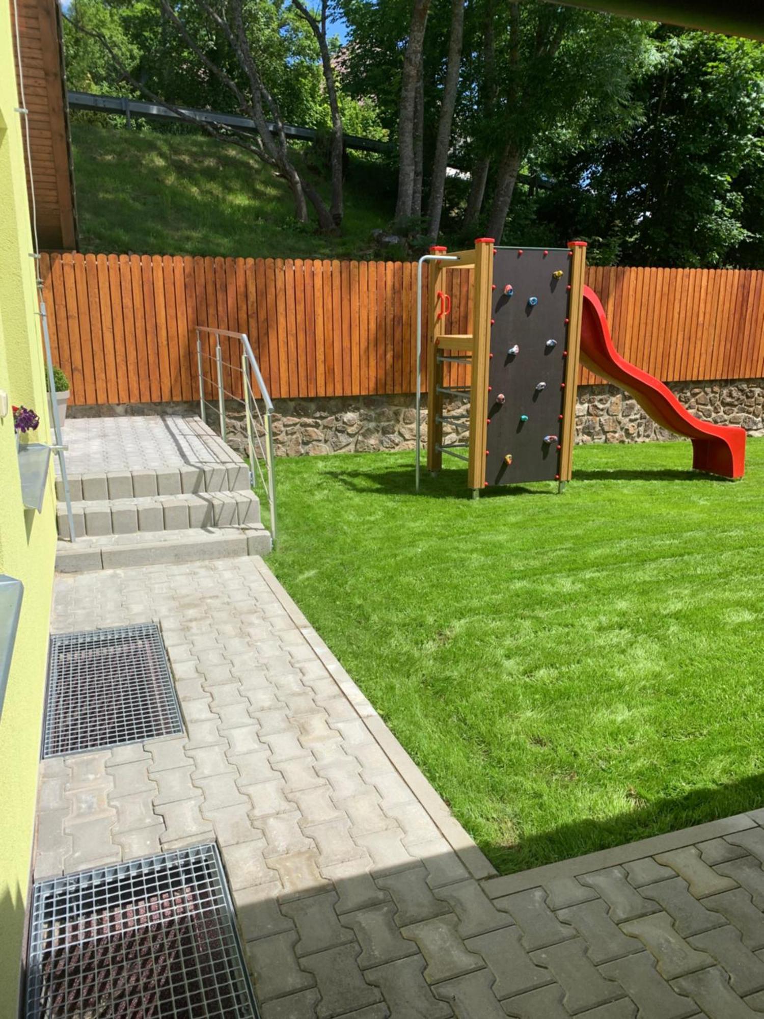 Penzion Pod Peci Lenora Ngoại thất bức ảnh